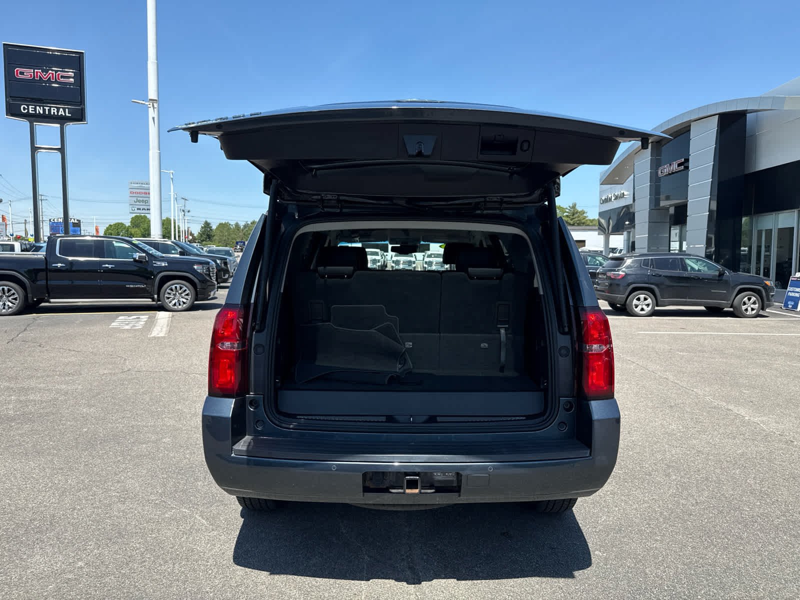 Used 2019 SHADOW GRAY METALLIC Chevrolet LT image 10