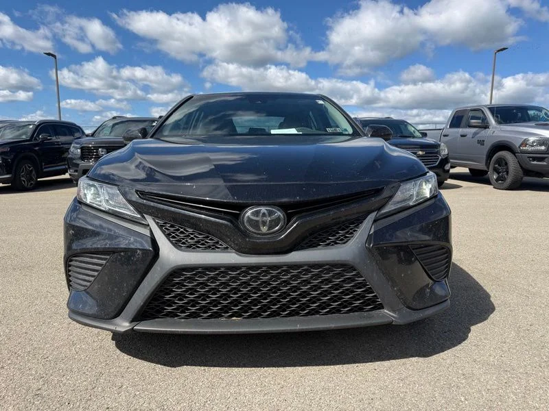 Used 2018 Black Toyota SE image 8