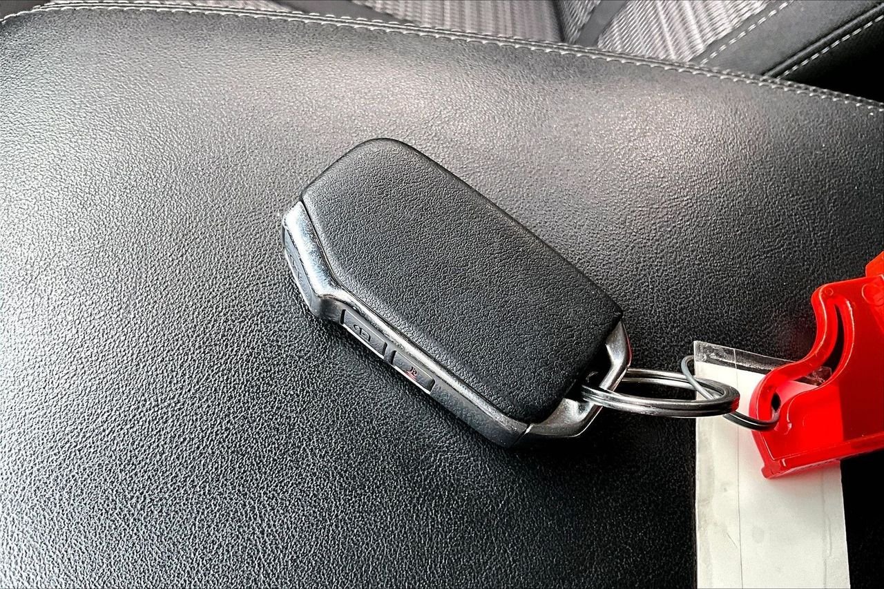 Used 2022 Silver Kia LX image 34
