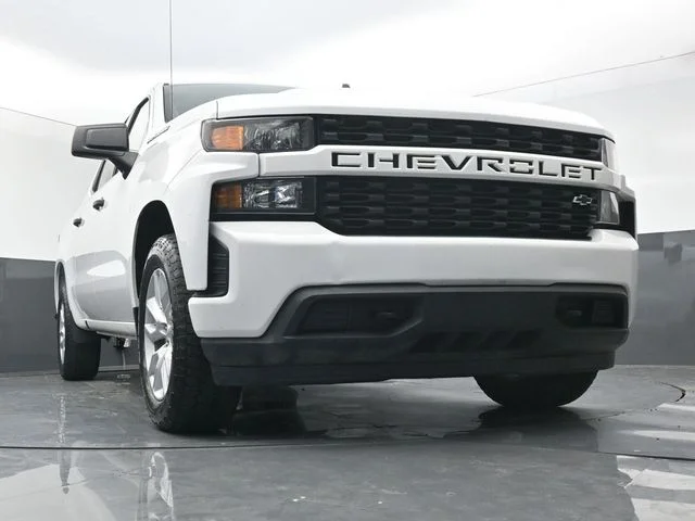 Used 2022 White Chevrolet Custom image 49