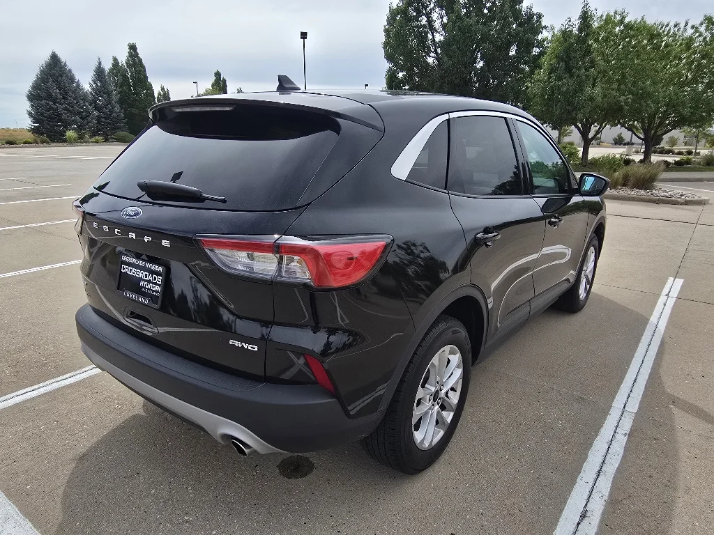 Used 2022 Agate Black Metallic Ford SE image 6