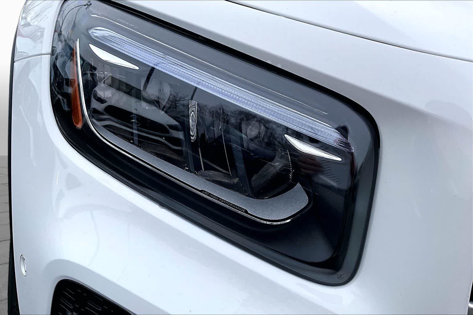 New 2026 Polar White Mercedes-Benz GLB 250 image 14