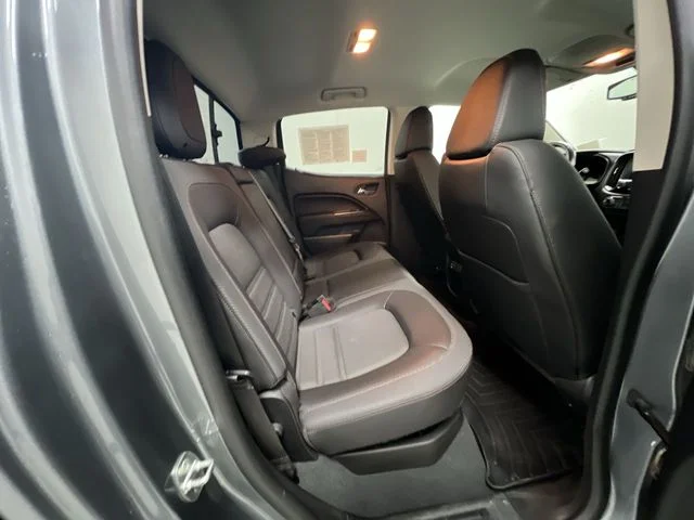 Used 2021 Gray GMC AT4 w/Cloth image 24