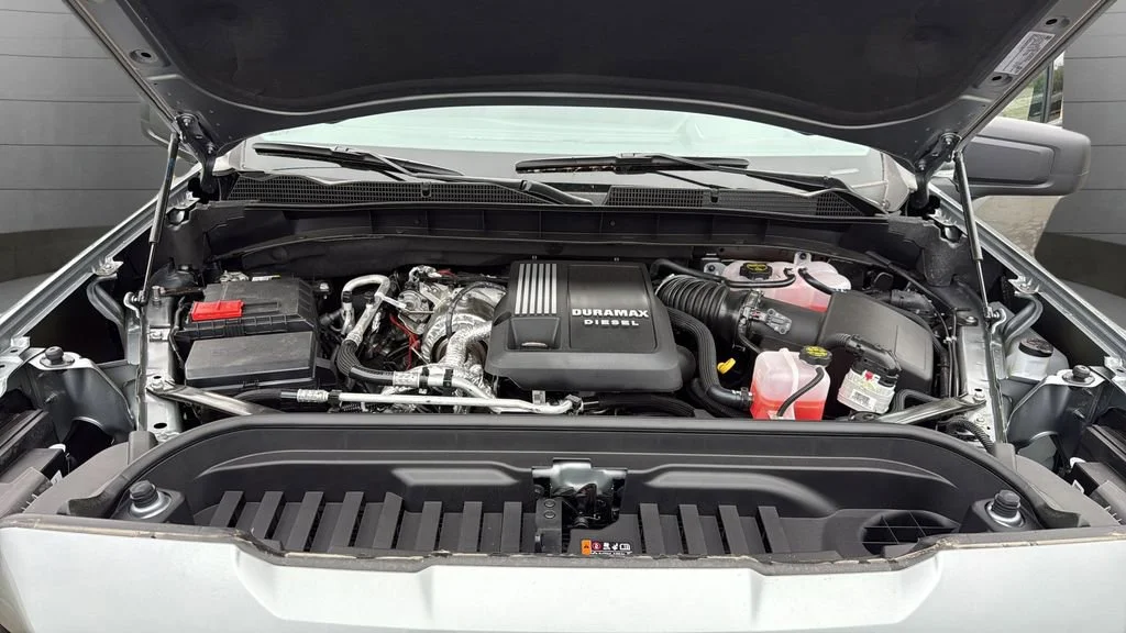 New 2026 Sterling Metallic GMC Elevation image 22