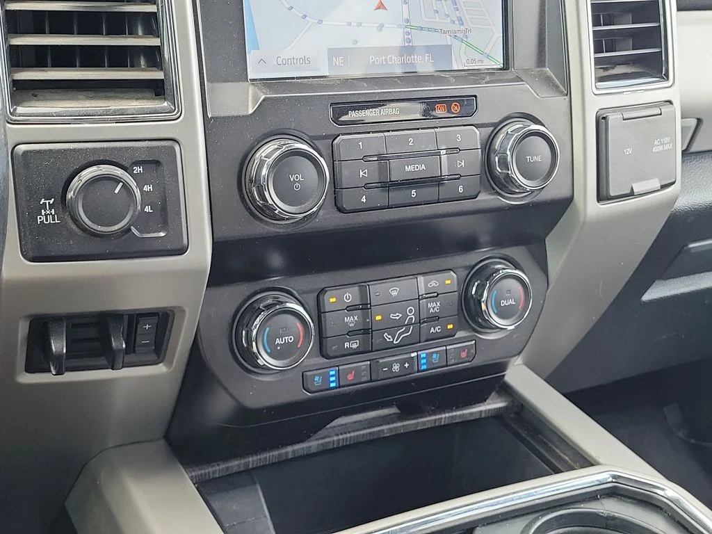 Used 2021 White Ford Lariat image 28