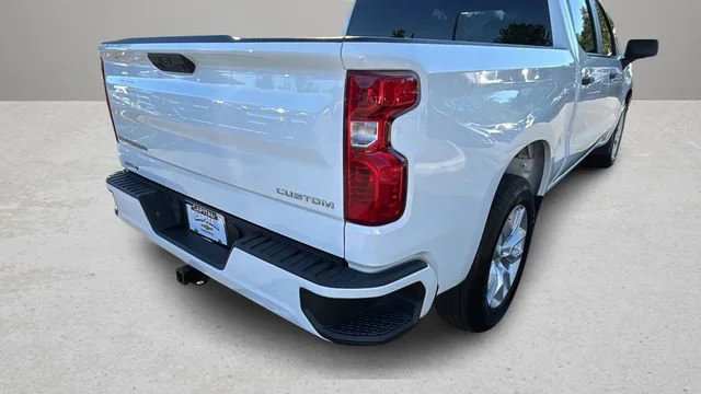 Used 2022 Summit White Chevrolet Custom image 11