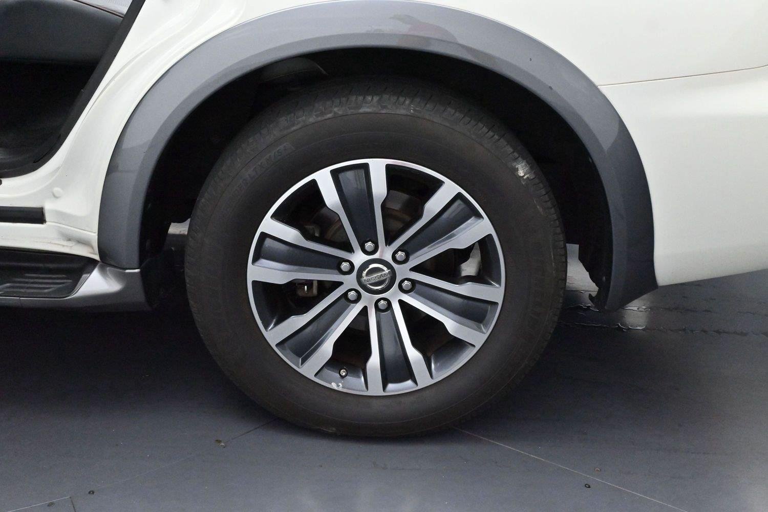 Used 2019 Pearl White Tricoat Nissan SL image 44