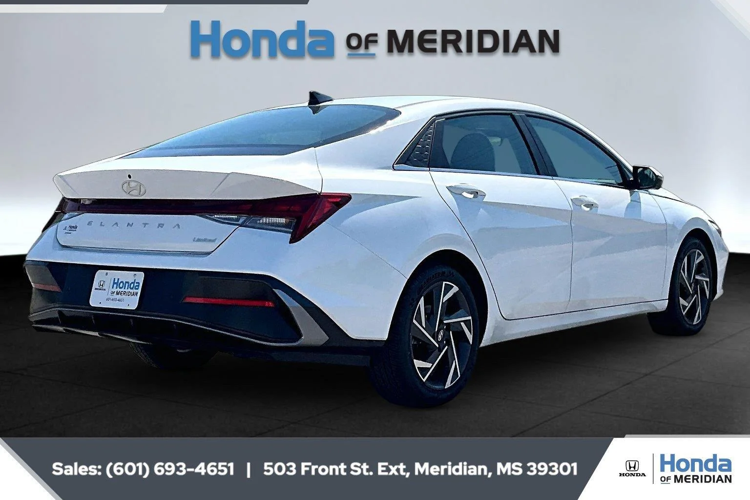 Used 2024 Serenity White Hyundai Limited image 11
