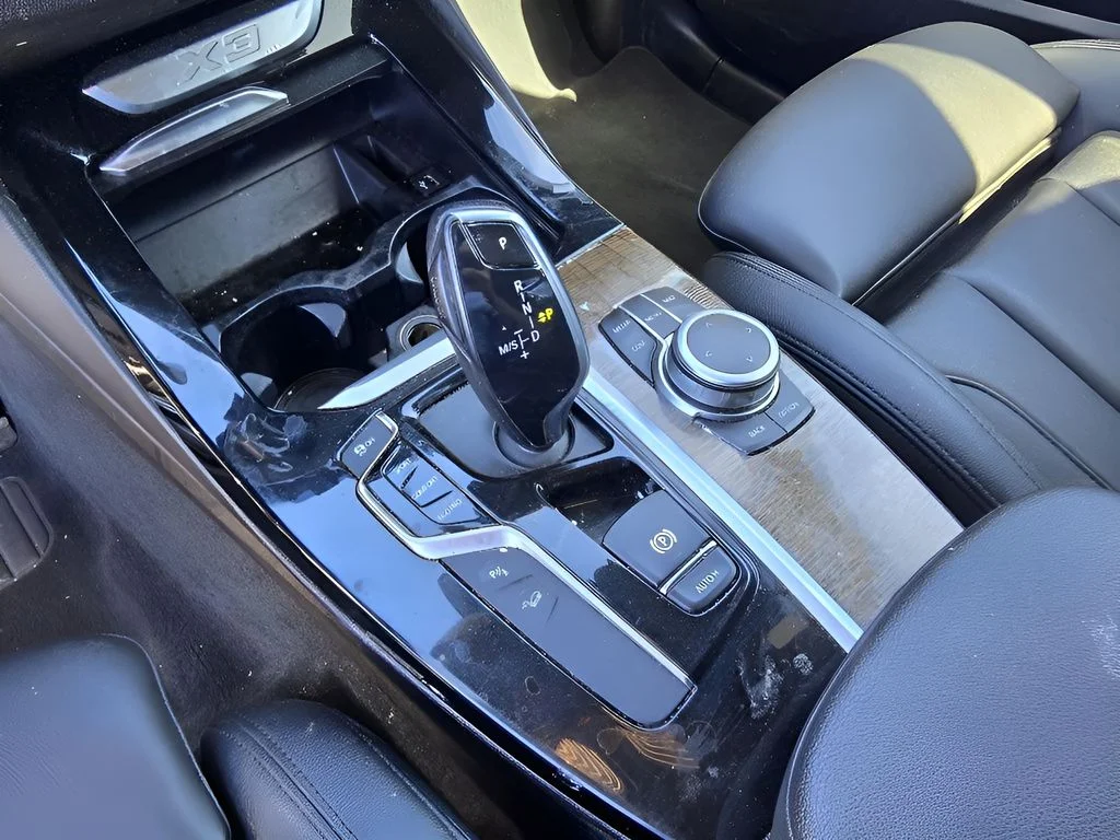 Used 2020 Jet Black BMW xDrive30i image 17