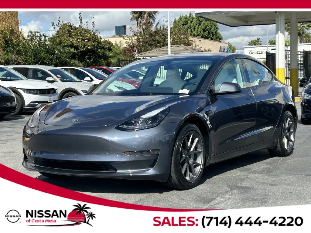Used 2023  Tesla Base image 1