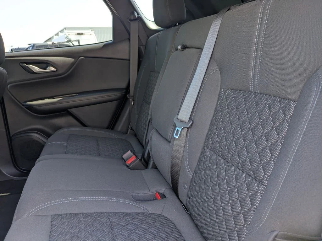 Used 2022 White Chevrolet LT image 15