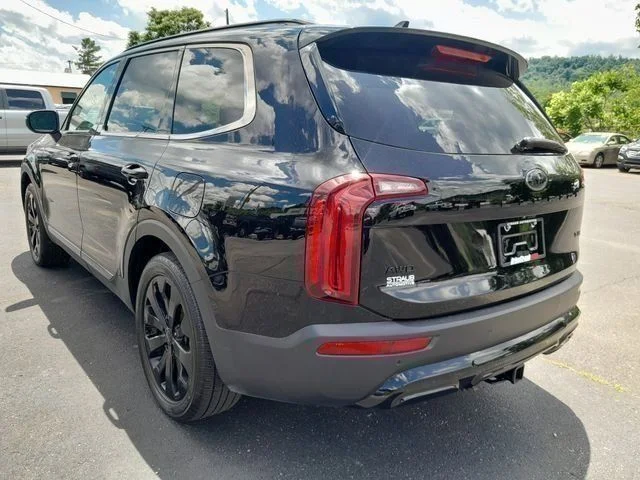 Used 2021 Black Kia S image 7