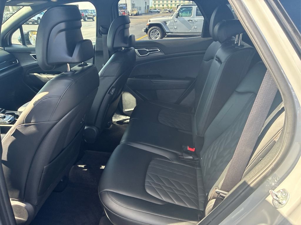 Used 2024 Wolf Gray Kia X-Line image 21