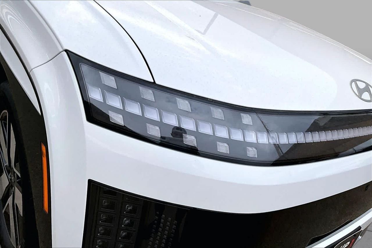 New 2026 Snow White Pearl Hyundai SEL image 13