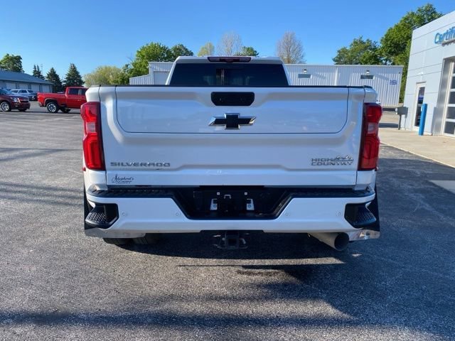 Used 2024 Iridescent Pearl Tricoat Chevrolet High Country DRW image 4