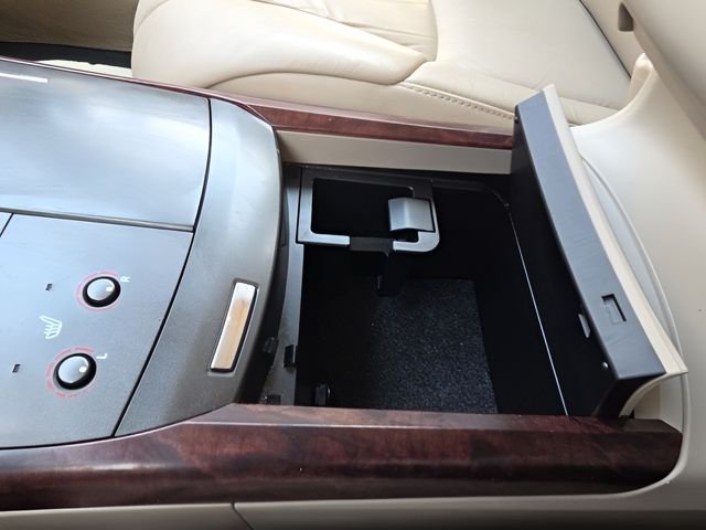 Used 2011 Red Toyota Base image 27