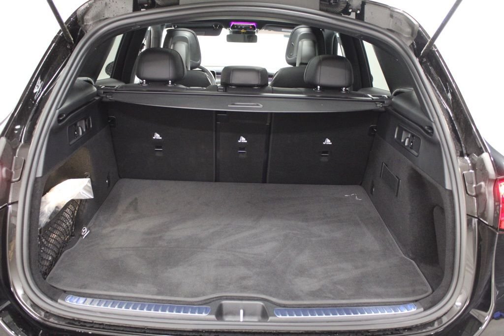 Used 2026  Mercedes-Benz GLC 300 image 31