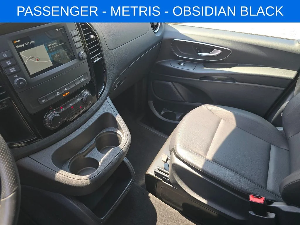 Used 2023  Mercedes-Benz Passenger image 24