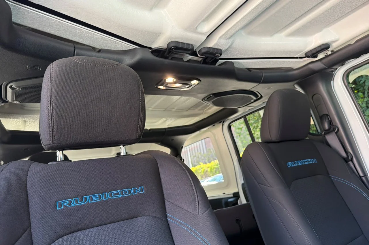 Used 2023 BRIGHT WHITE CLEAR Jeep Rubicon image 16