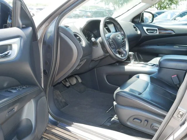Used 2015 Gray Nissan SL image 12