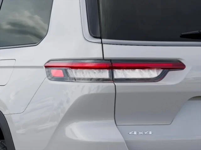New 2026 Bright White Clear-Coat Exterior Paint Jeep Limited image 9