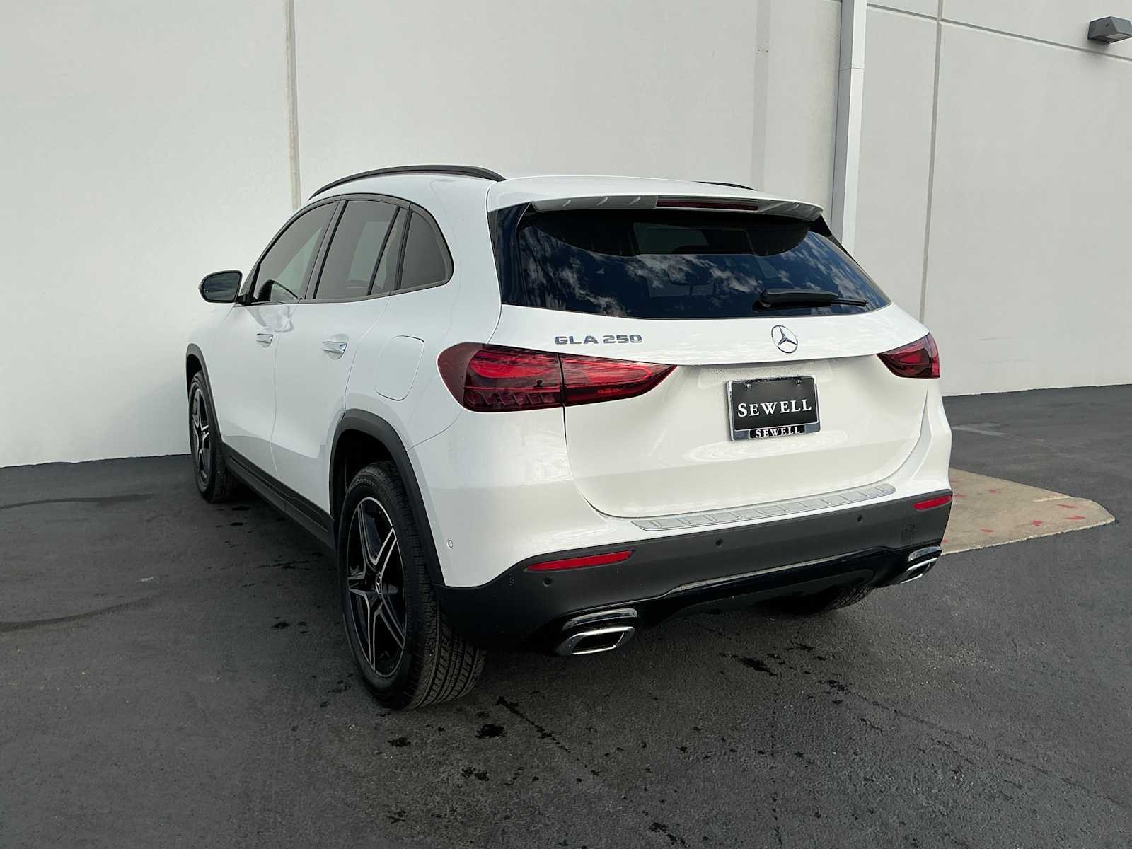 Certified Used 2026 Polar White Mercedes-Benz GLA 250 image 3