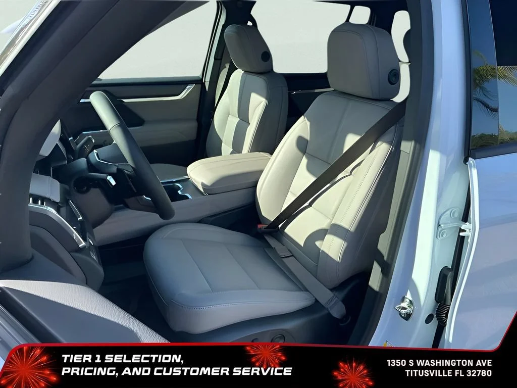New 2026 Glacier White Tricoat GMC Elevation image 27