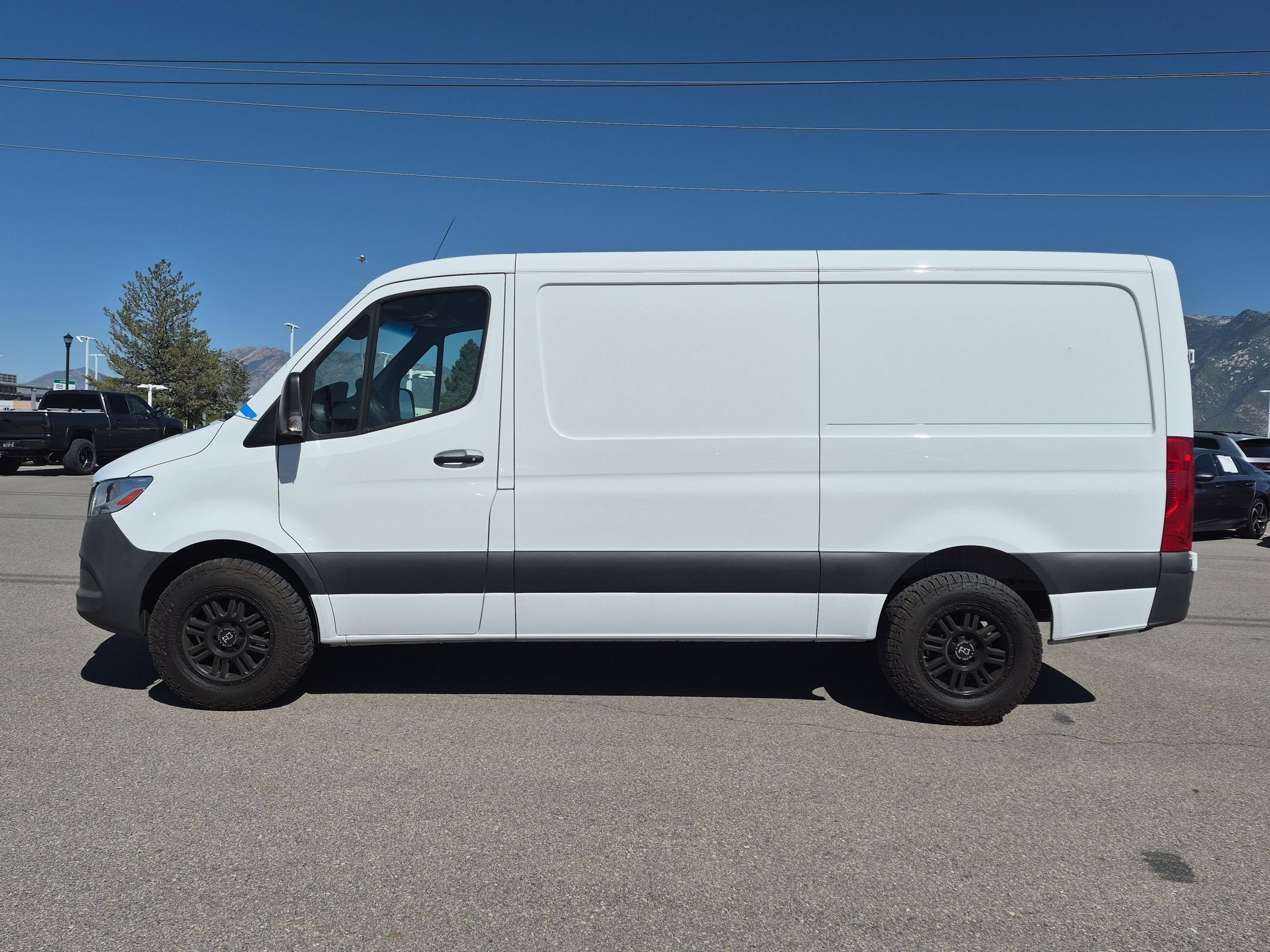 Used 2024 White Mercedes-Benz Cargo 144 WB image 7