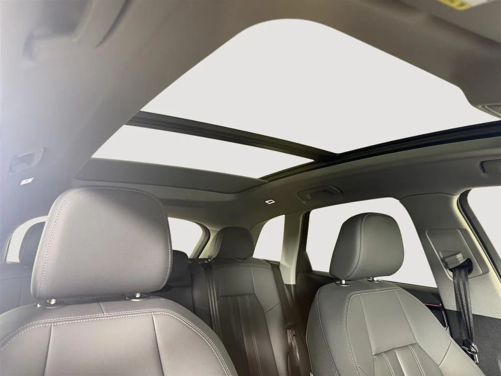 Used 2025 Arkona White Audi Premium image 11