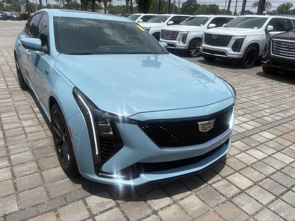 Used 2025 Drift Metallic Cadillac V-Series image 5