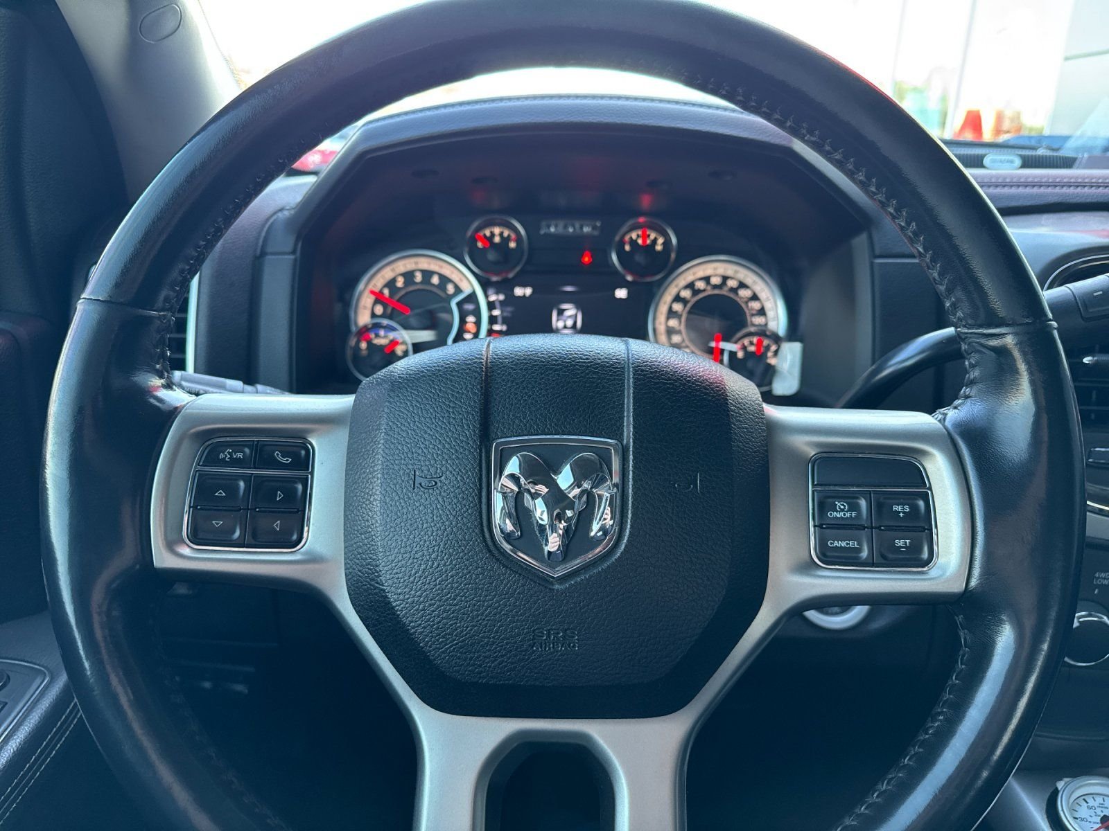Used 2018 Bright Silver Clearcoat Metallic Ram Laramie image 21