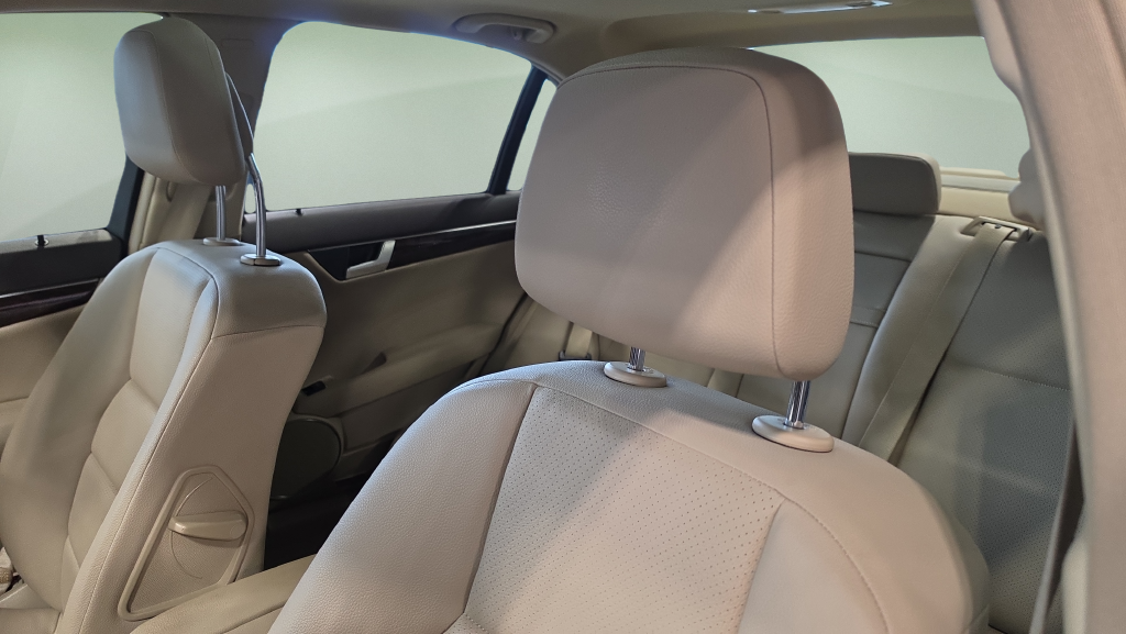 Used 2012  Mercedes-Benz C 300 image 15
