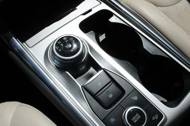 Used 2021 White Ford Platinum image 23