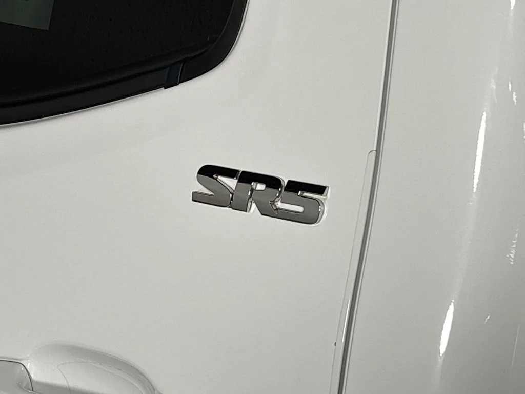 Used 2020 White Toyota SR5 image 22