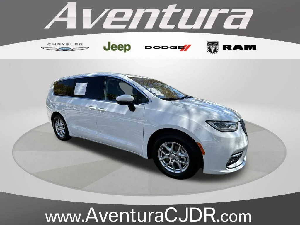 2023 Chrysler Pacifica Touring L
