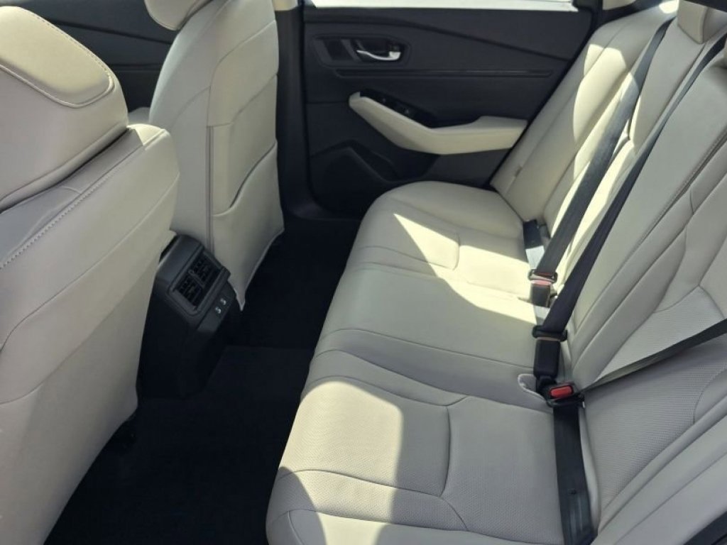 New 2026 Urban Gray Pearl Honda Touring image 30