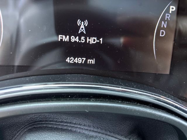 Used 2022 White Jeep Laredo X image 21