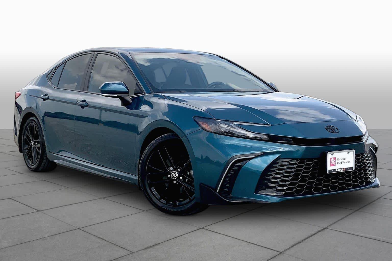 Used 2025 Ocean Gem Toyota SE image 3