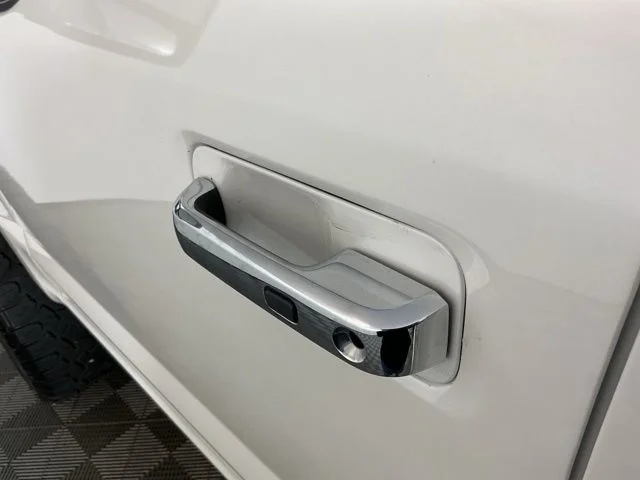 Used 2017 White Ford Platinum image 15