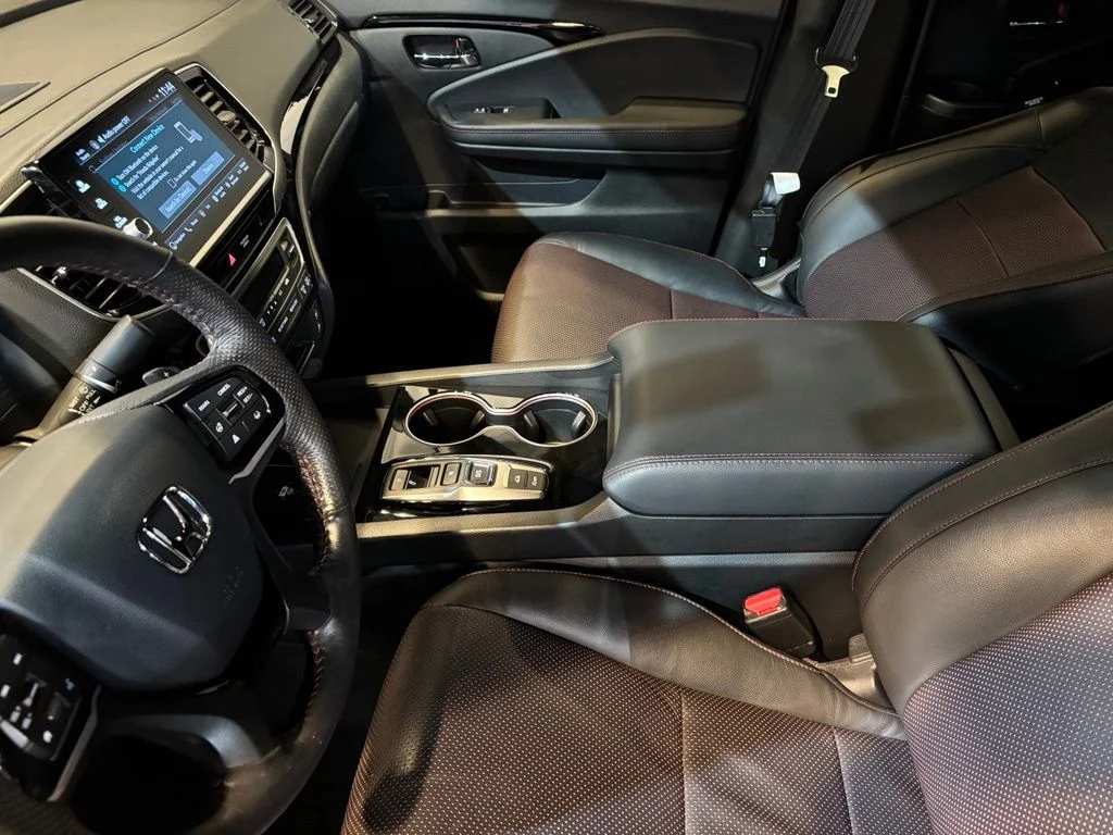 Certified Used 2025 Crystal Black Pearl Honda AWD BLACK EDITION image 17