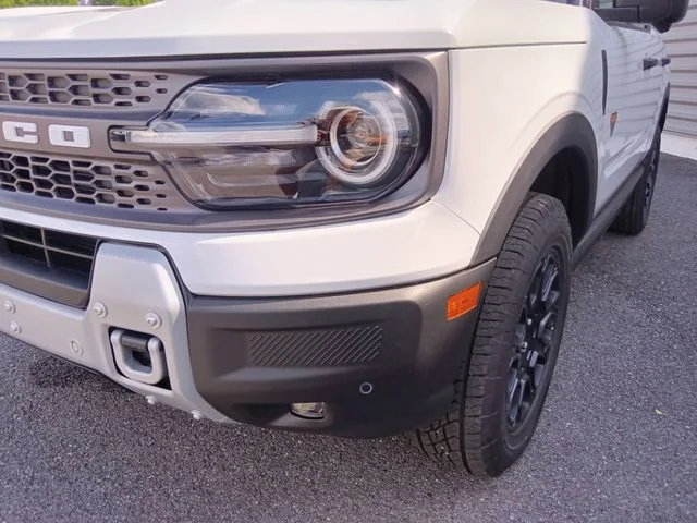 New 2026 Oxford White Ford Badlands® image 9