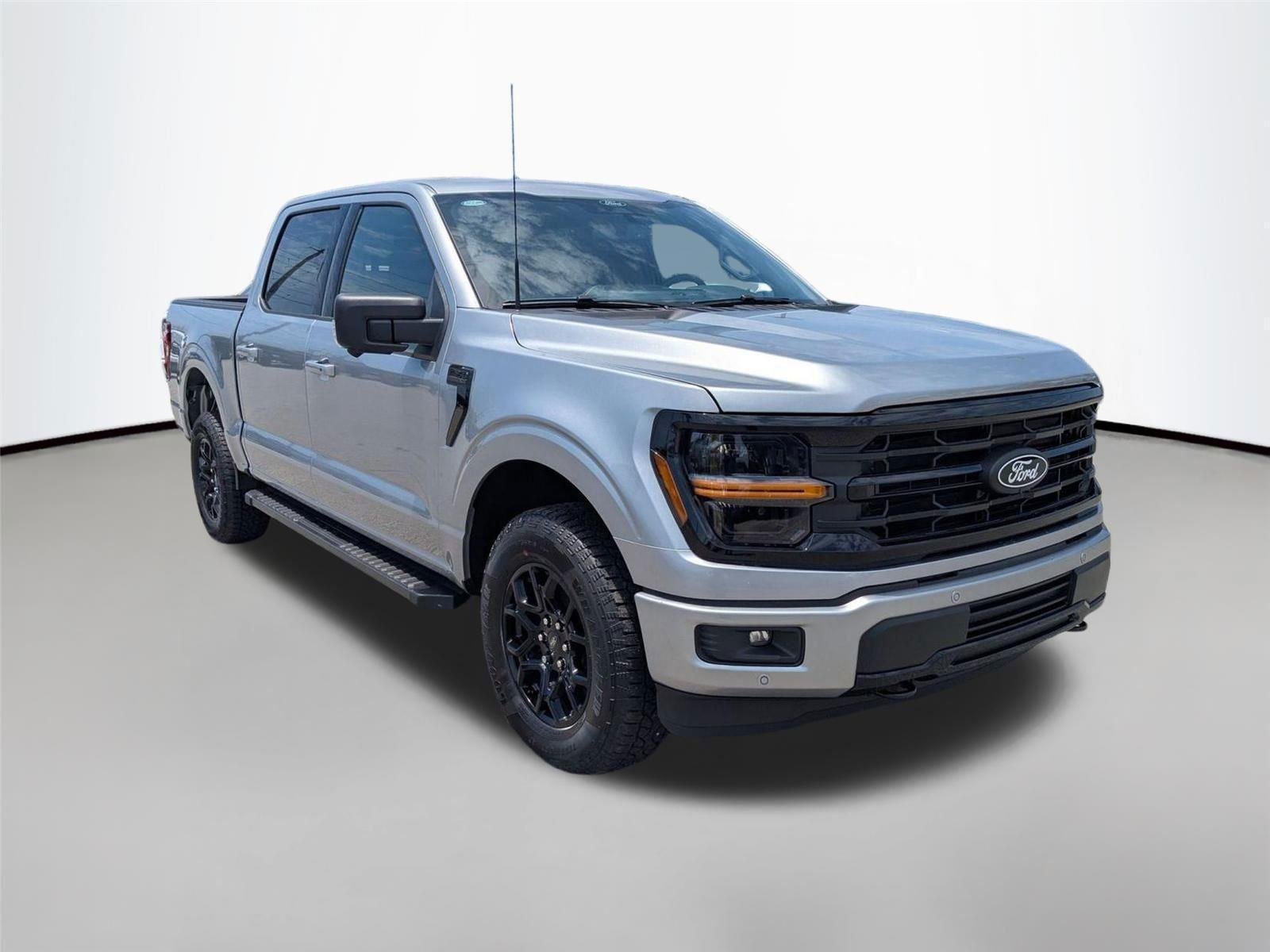 New 2026 Iconic Silver Metallic Ford XLT image 3