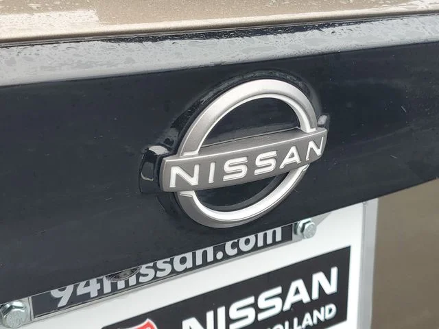 Used 2025 Brown Nissan SR image 5