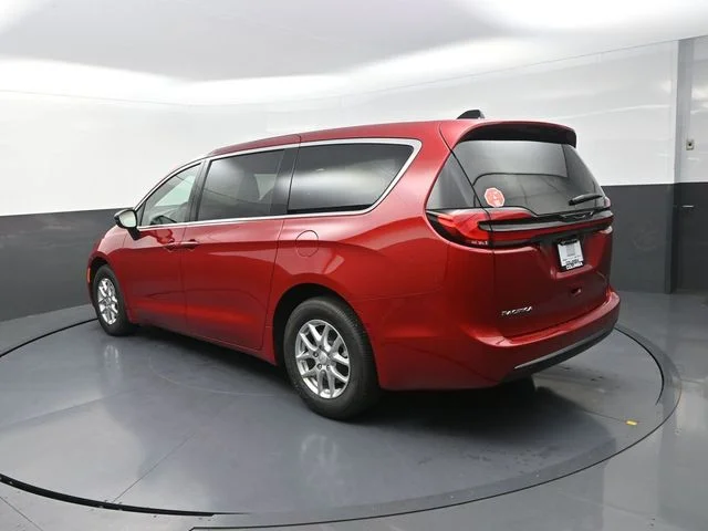 New 2027 Red Hot Pearl-Coat Exterior Paint Chrysler Select image 7