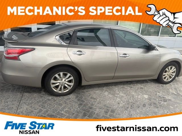 Used 2014 Beige Nissan 2.5 S image 8