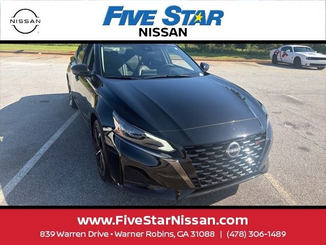 Used 2025 Black Nissan 2.5 SR image 6