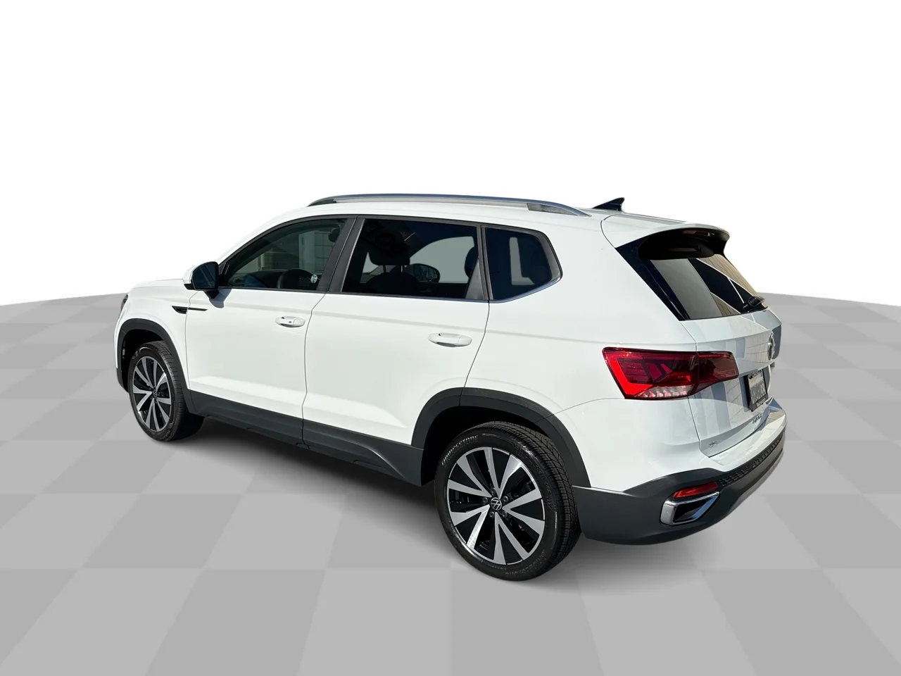 Used 2024 Pure White Volkswagen SE w/ Sunroof image 6