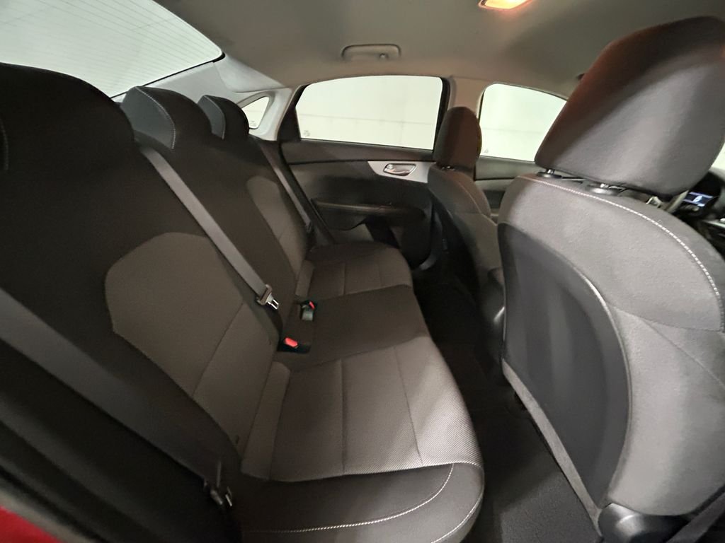 Used 2023 Red Kia LXS image 17