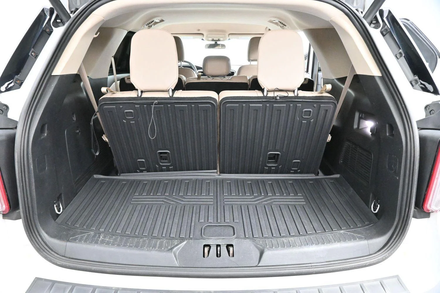 Used 2023 Oxford White Ford XLT image 9