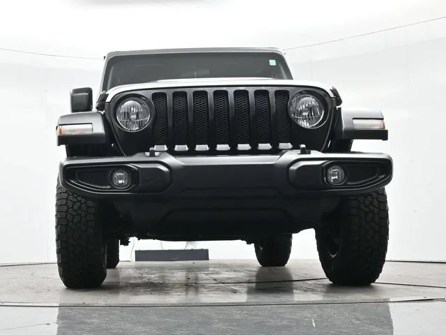 Used 2020 Billet Silver Metallic Clearcoat Jeep Willys Sport image 21